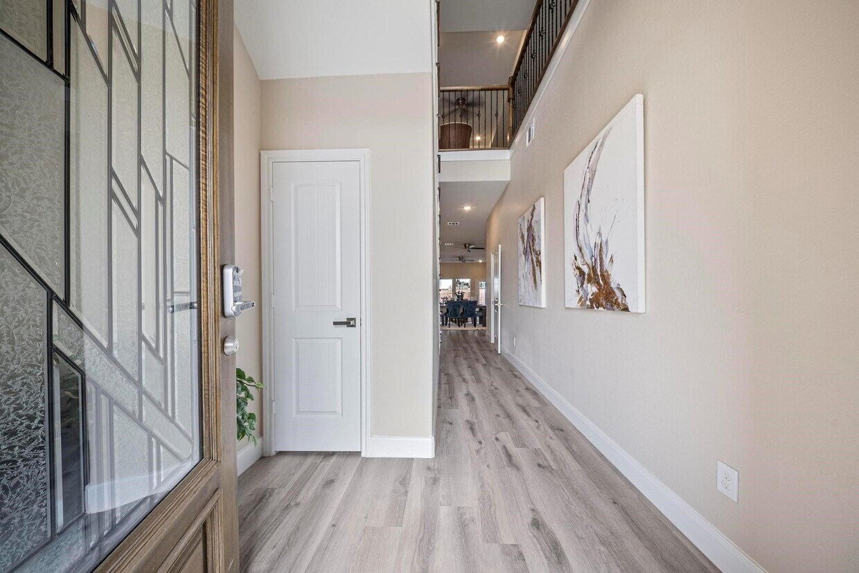 Building Photo - 2015 Olivos St