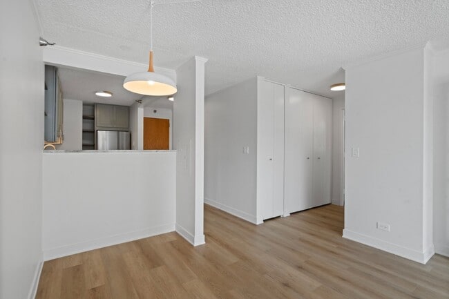 Building Photo - N Clark