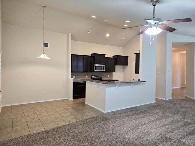 Building Photo - 4/2 in China Spring