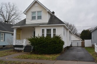 Building Photo - 1503 Fox Pl