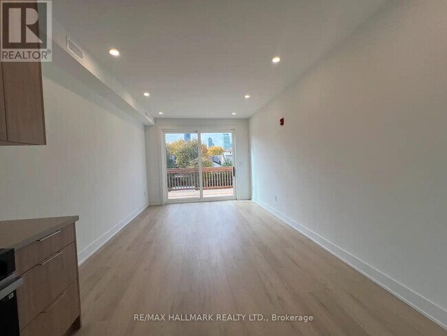 Photo du bâtiment - 440 Parliament St