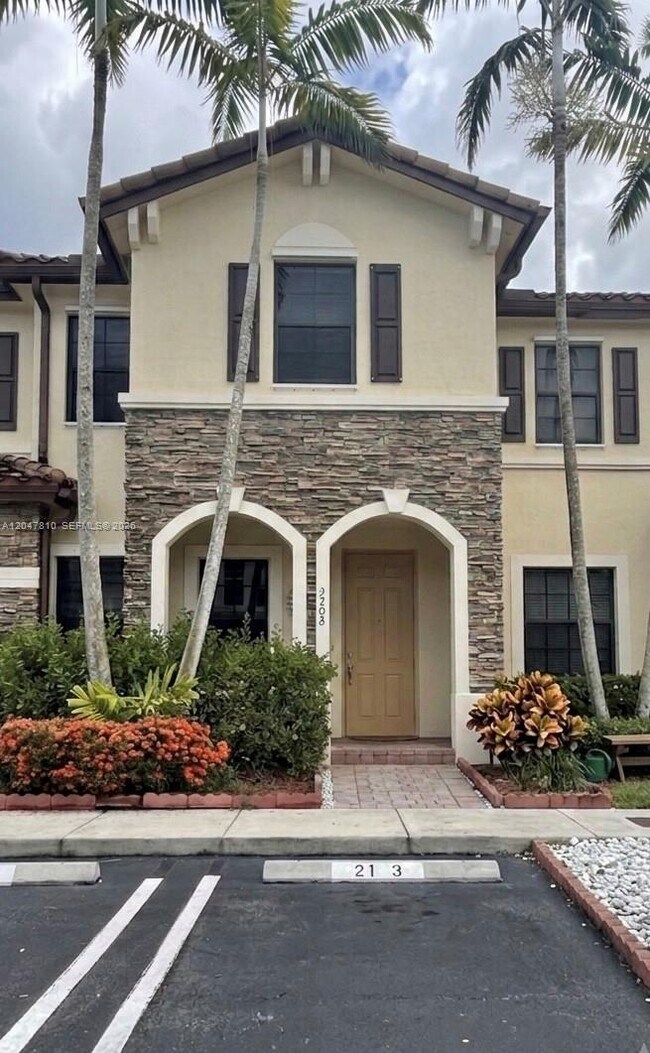 Foto del edificio - 3208 SE 7th St