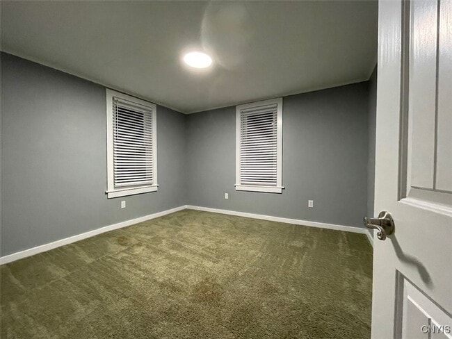 Building Photo - 139 W Van Buren St