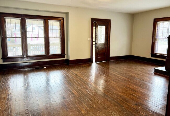 Foto del edificio - DEPOSIT MOVES YOU IN! No rent due until Ma...