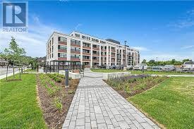 Photo principale - 120-120 Huron St