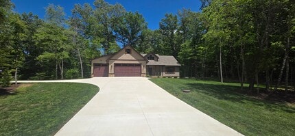 Building Photo - 701 Westchester Dr