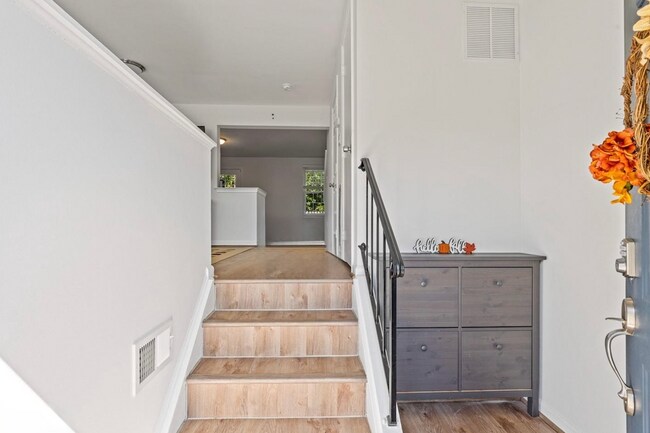 Foto del edificio - 1971 Darlington Loop