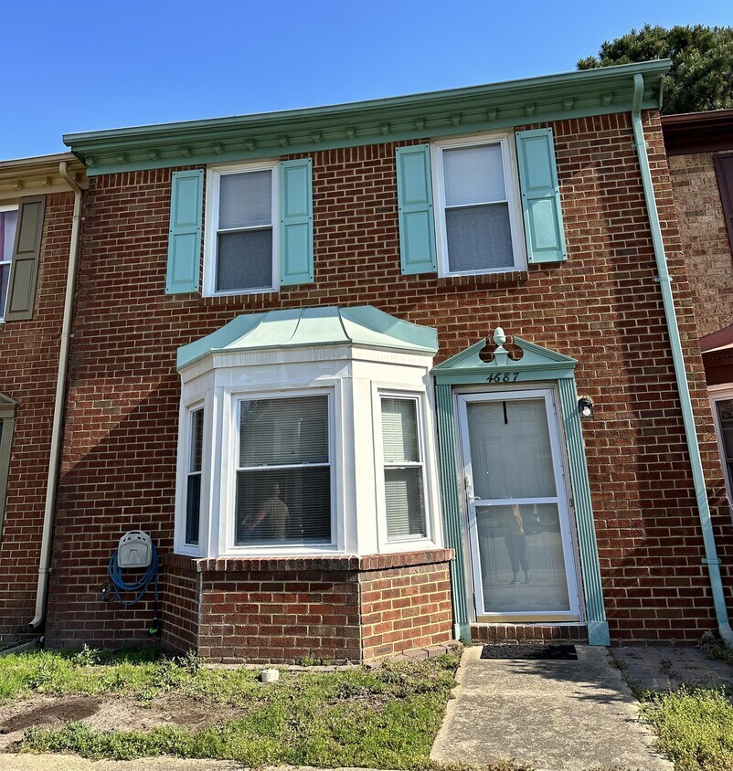 Primary Photo - 4687 Merrimac Ln