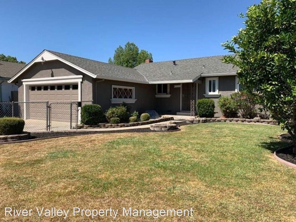 Primary Photo - 3 br, 1 bath House - 3133 Norstrom Way