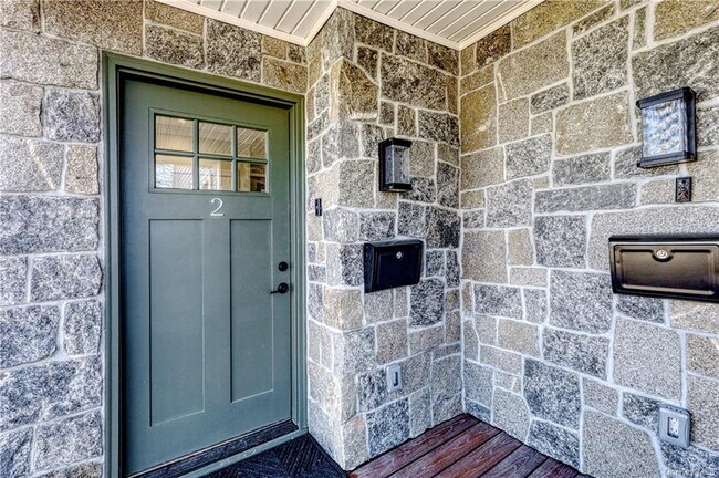 Foto del edificio - 41 Old Middletown Rd