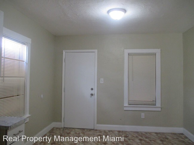 Foto del edificio - 1724 NW 75th St