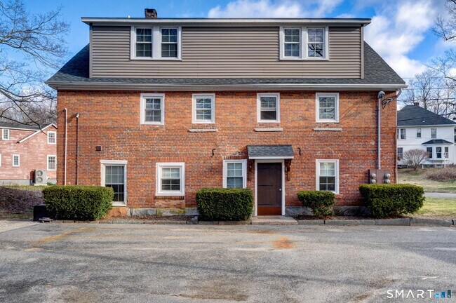 Foto del edificio - 8 Maple Ave