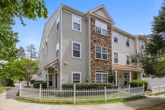 Building Photo - 11731 Mezzanine Dr