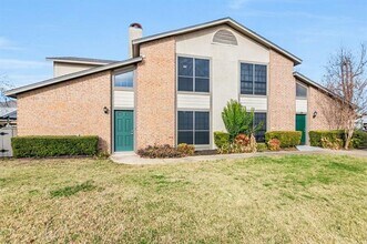 Building Photo - 352 W Harwood Rd