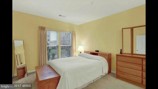 Foto del edificio - 2921 Deer Hollow Way