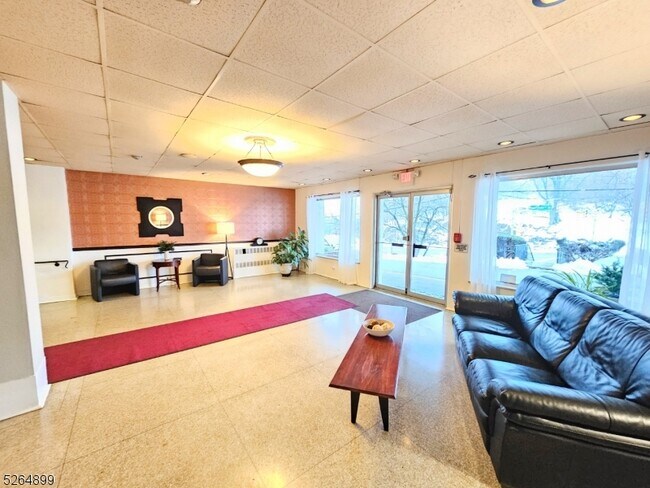Foto del edificio - 415 Claremont Ave