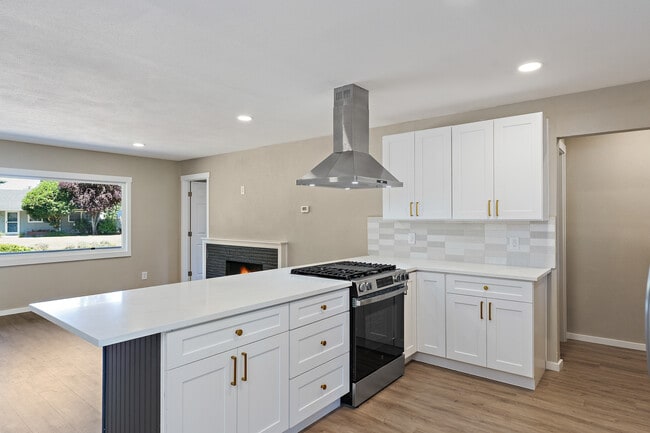Building Photo - 8408 Dalton Dr SW