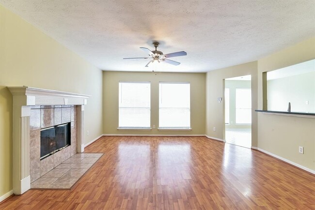 Foto del edificio - 22530 Heather Way Ct