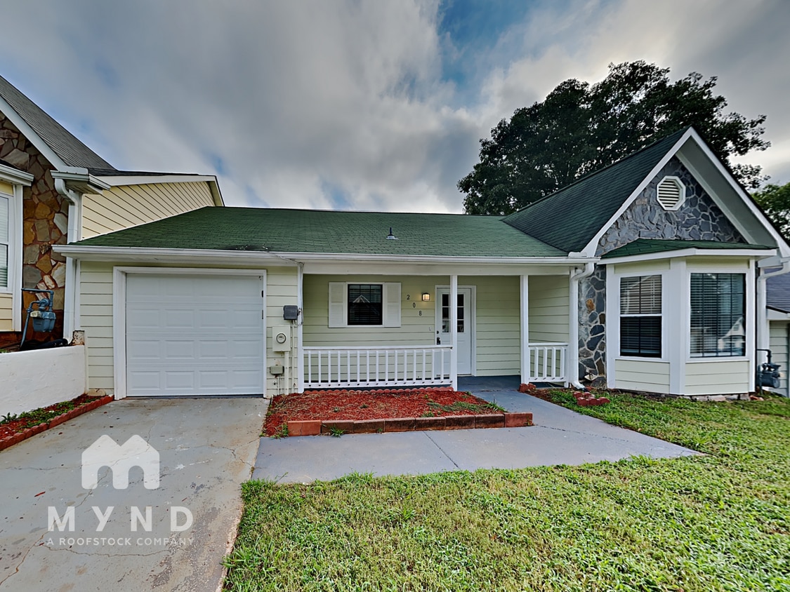 Foto principal - 208 Oak Cir N