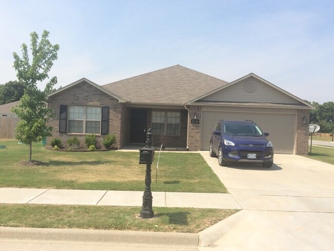 Building Photo - 236 Glory Ln