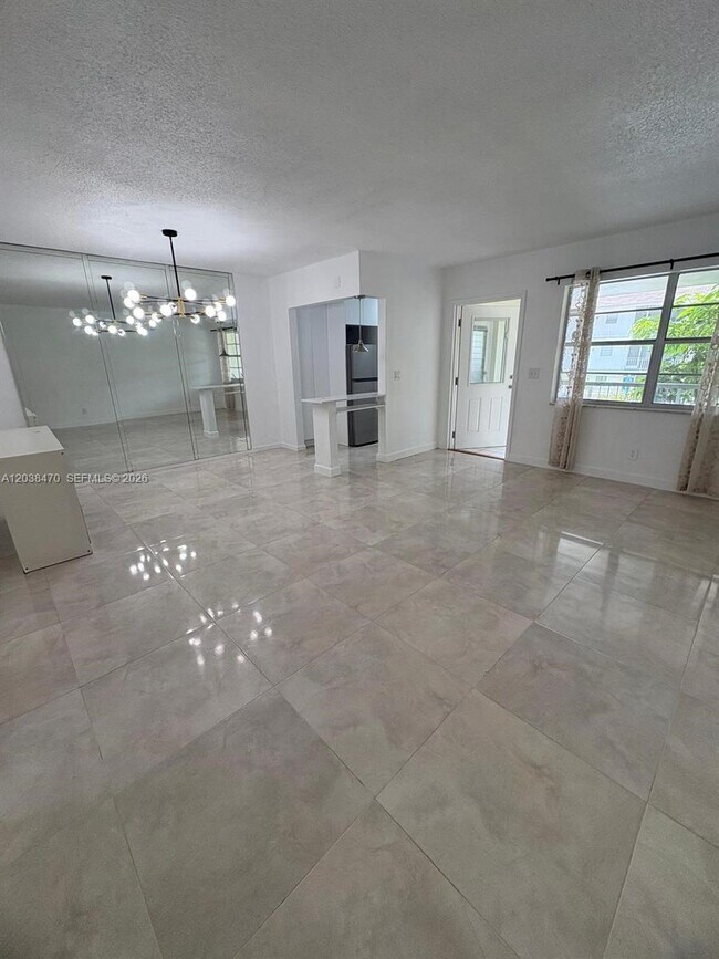 Foto del edificio - 541 Blue Heron Dr
