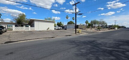 Building Photo - 2750 N Balboa Ave