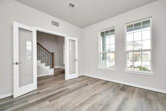 Building Photo - 1218 Raburn Run Ln