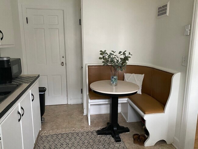 Kitchen Banquette - 303 N 49th St