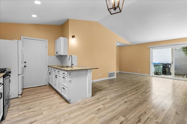 Building Photo - Bright Single Story Home with Open Layout and Private Yard