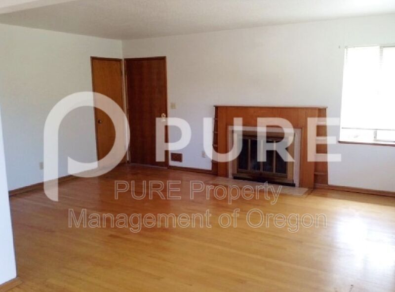 Primary Photo - 108 NE 57th Ave