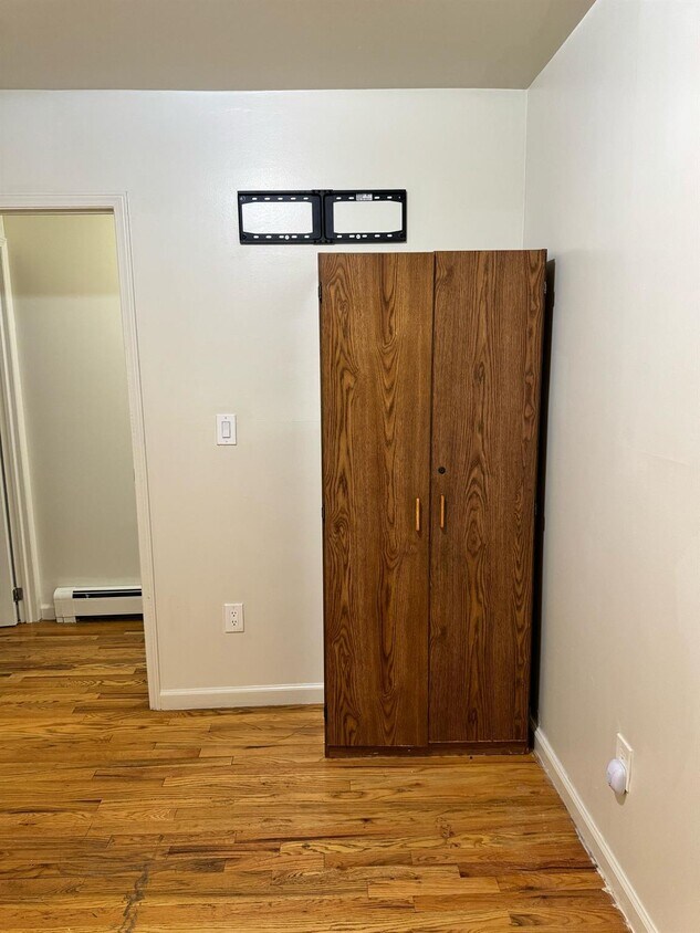 Foto principal - 2043 Valentine Ave