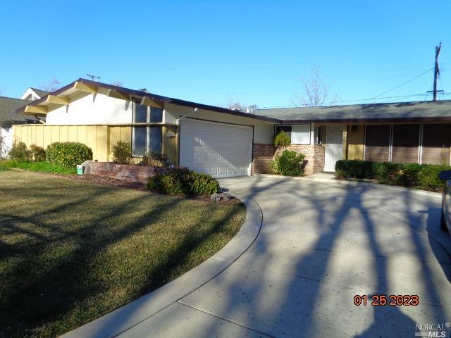 Primary Photo - 449 Azalea Way
