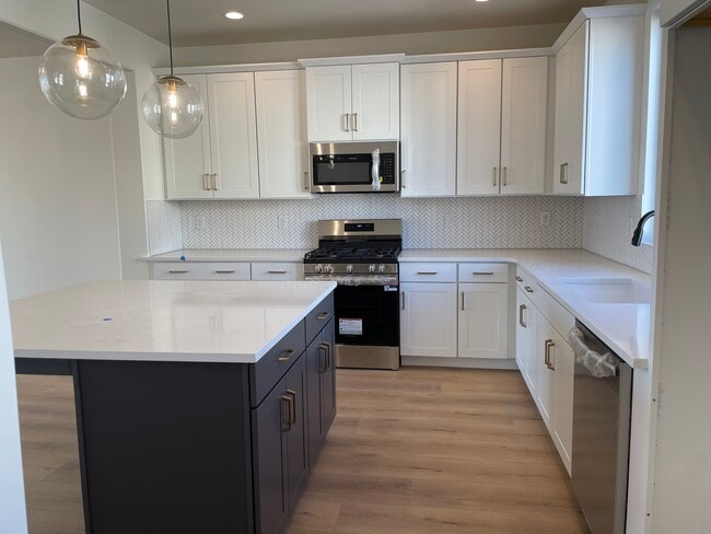 Building Photo - 1474 W Cook Ln