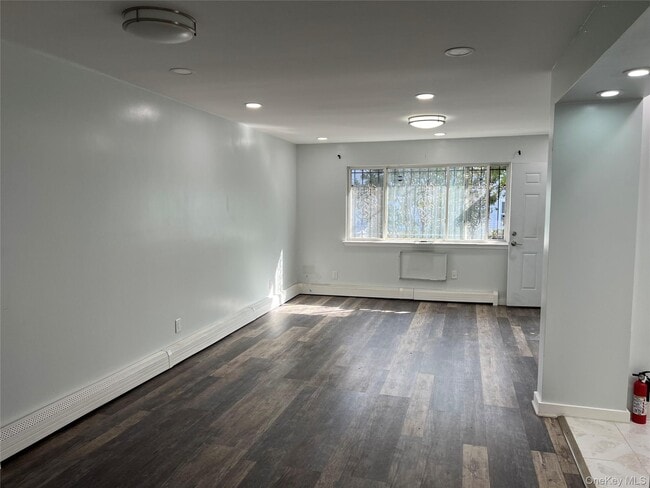 Building Photo - 112-63 Bedell St