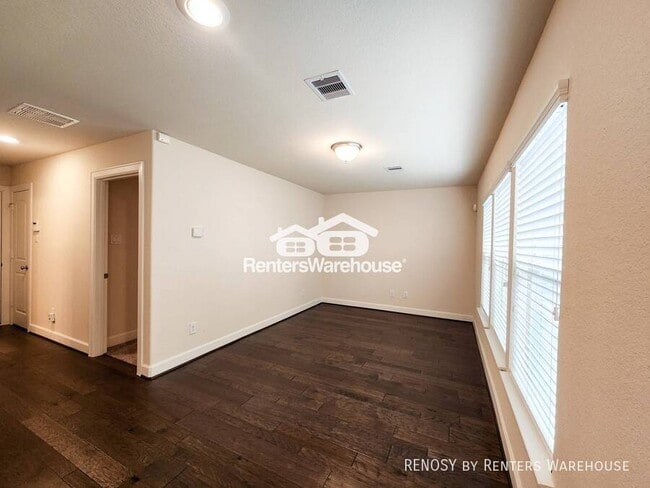 Foto del edificio - 10717 Madden Oaks Pl