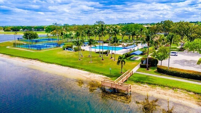 Foto del edificio - 7787 Springfield Lake Dr