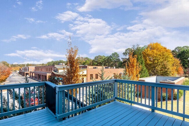 Building Photo - Corner Townhome with Roof Top Deck in Down...