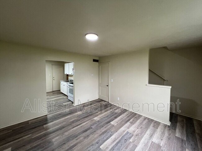 Foto del edificio - 942 S Central Dr