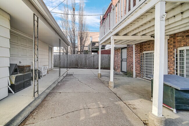 Foto del edificio - 2654 W 12th Pl