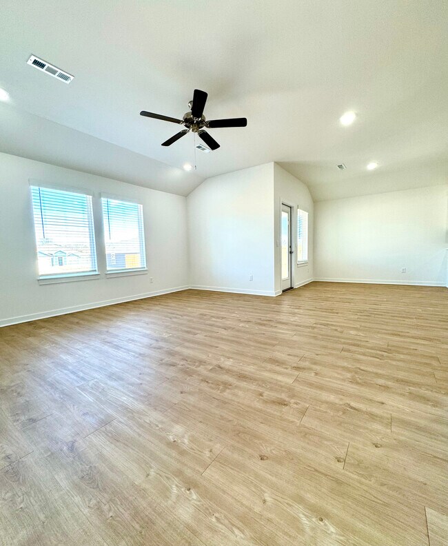 Foto del edificio - 2579 N Snowball Dr
