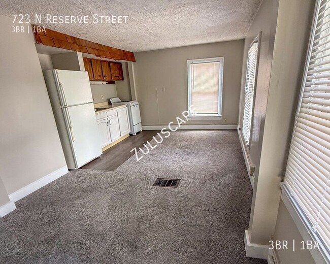 Foto del edificio - 723 N Reserve St