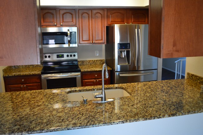 Foto del edificio - 8731 E Cheery Lynn Rd