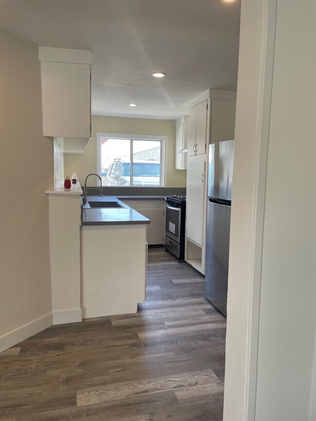 Kitchen - 13303 S Normandie Ave
