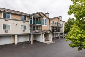 Building Photo - 720 NW 185th Ave