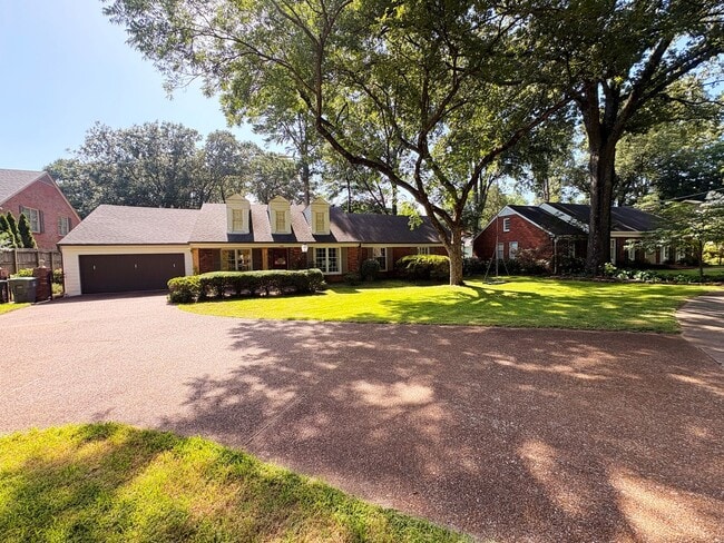 Building Photo - 289 Woodmont Dr