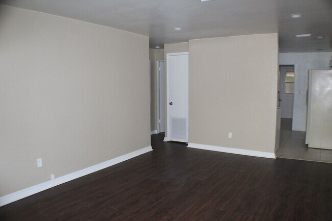 Foto del edificio - 3 bed 2 bath house