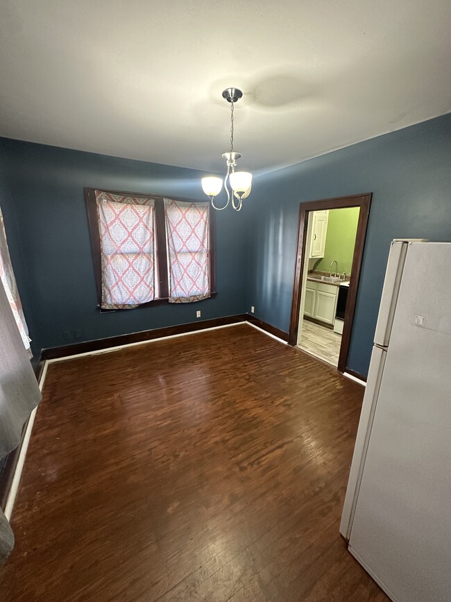 Building Photo - 623 S 33rd St