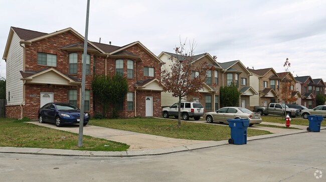 Foto del edificio - Champions Valley Townhomes