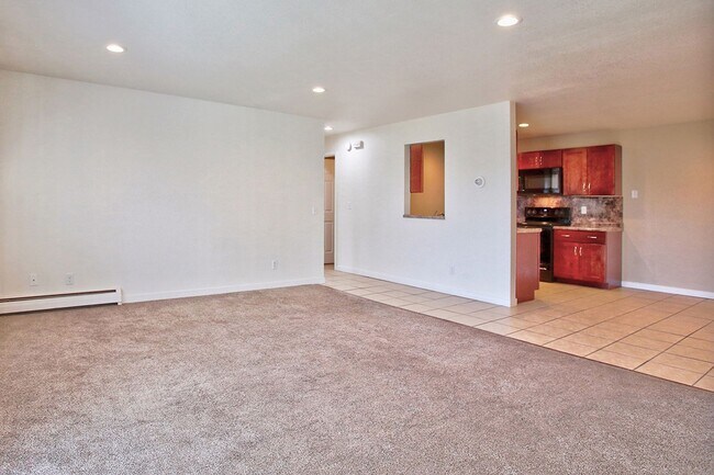 Building Photo - 1028 Abbey Ct