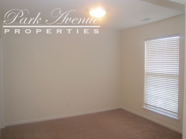 Foto del edificio - 4045 Suttle Pl